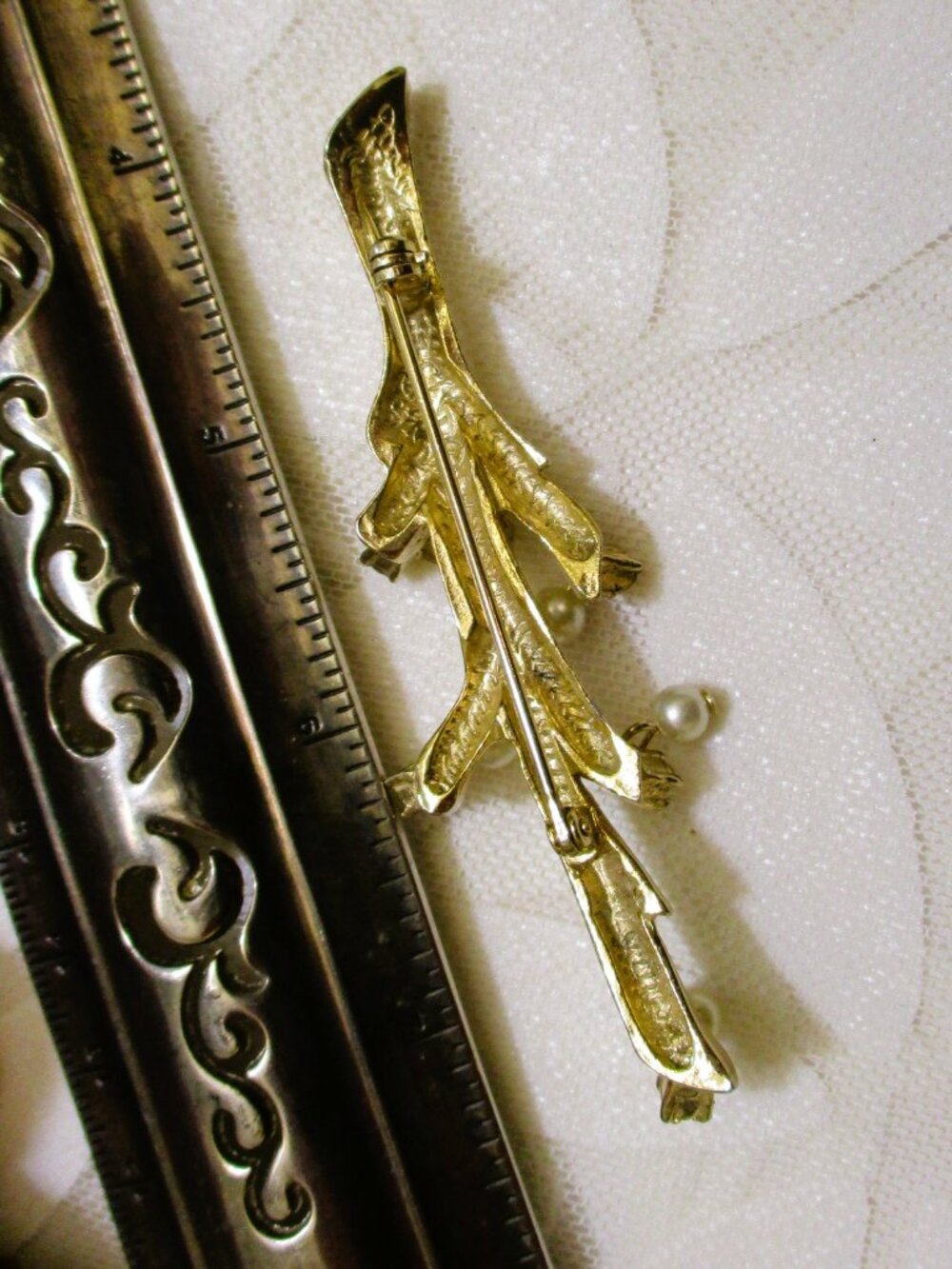 VINTAGE Gold Plate Branch Brooch: Faux Pearl Rhinestone Dangle Jewelry - Picture 14 of 15